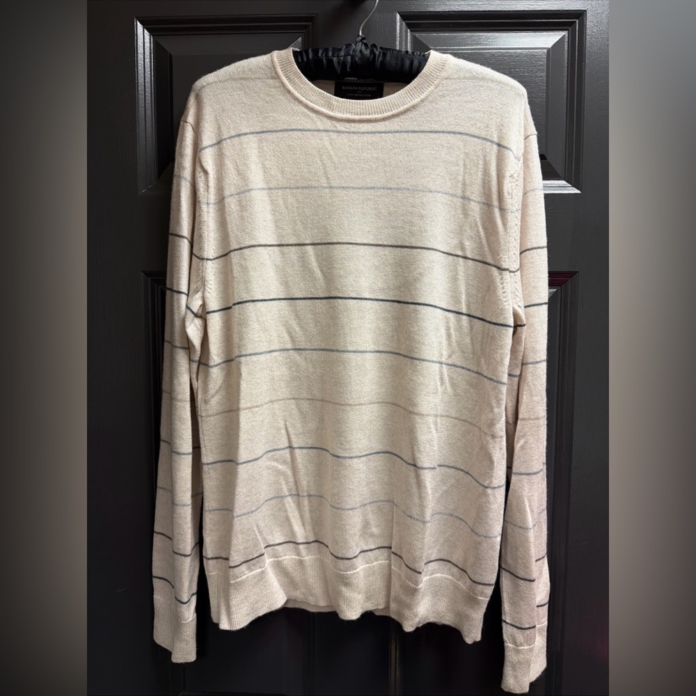 Banana Republic Men's Beige and Gray Striped Crewneck Sweater